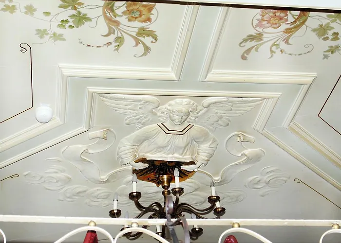 Neustaedter Hof Szálloda 3*